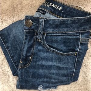 Low rise American eagle medium wash jeans